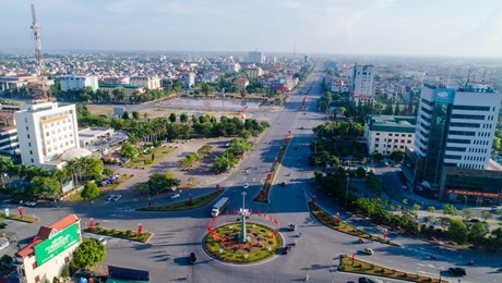 Thành phố rực rỡ cờ hoa chào mừng Đại hội Đảng bộ thành phố lần thứ XXI nhiệm kì 2020 -2025