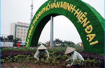 Công tác quản lý, chăm sóc, duy trì vườn hoa, công viên cây xanh.