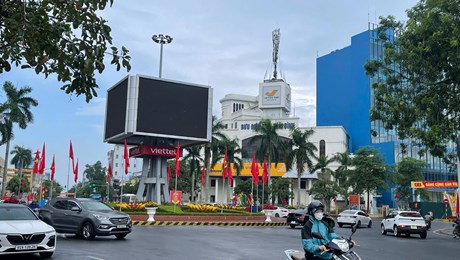 Công tác kinh doanh, dịch vụ